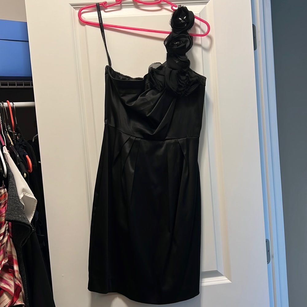 Very cute dress size 4.